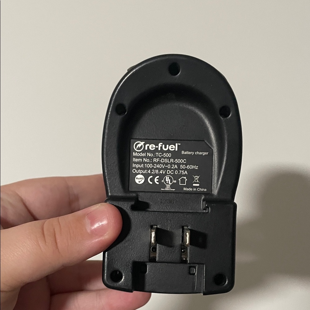 Universal Black Travel Plug Adapter - Picture 5 of 7